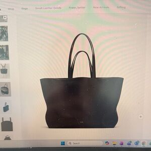 Cuyana Easy Black Tote